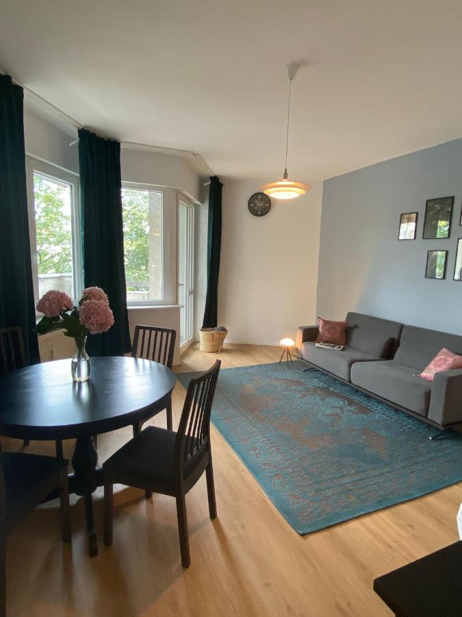 Beautiful Apartment With Balcony Berlin Eksteriør billede